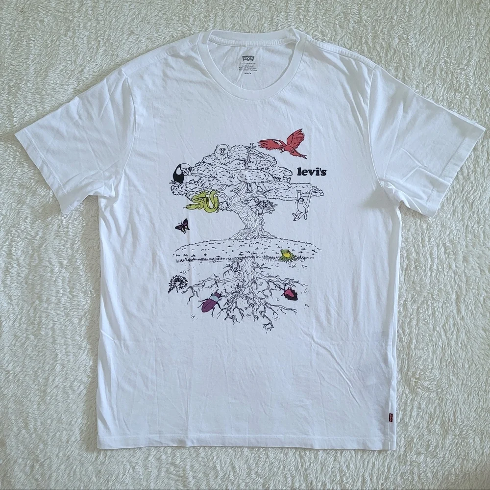 Levi's Tree🌳 Print Graphic Tee👕 - NWT